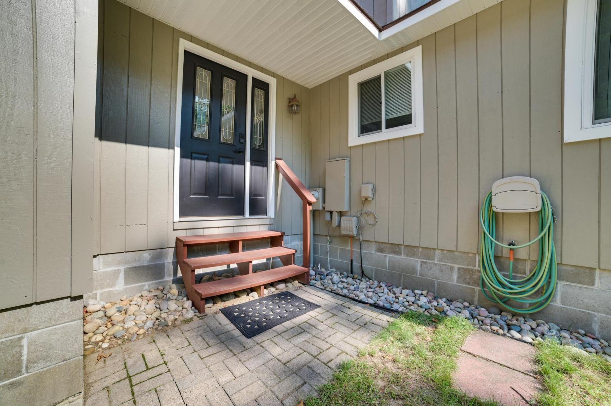 Roscommon Retreat With Deck About 1 Mile To Higgins Lake Exterior foto